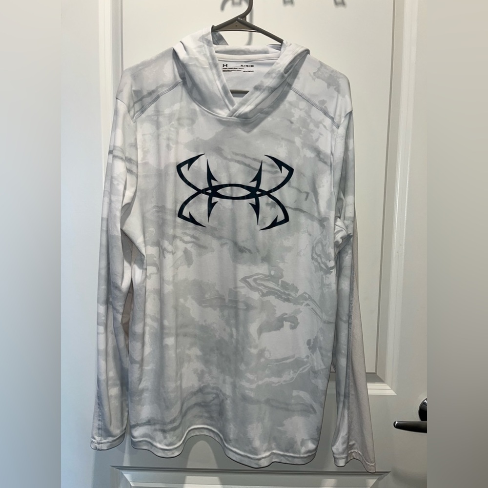Mens Under Armour long sleeve/hoodie